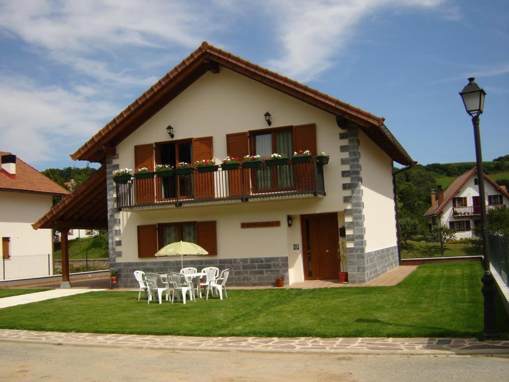 Casa Rural Irugoienea Guest House Espinal-Auzperri Eksteriør bilde